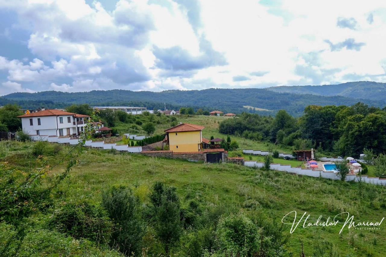 Bachvarovi Villas Trjavna Exteriör bild